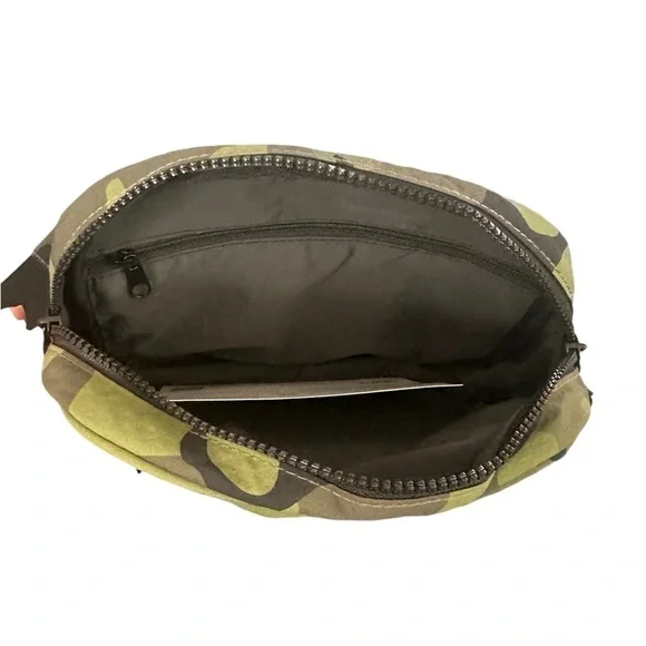 Aloha Camo Hip Pack - Picture 4 of 9